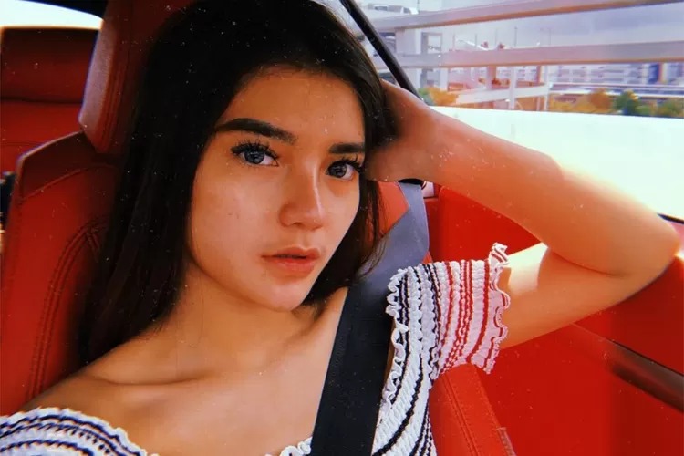 Aprillya Nabilla Klarifikasi Tuduhan Jadi Istri Muda Ketua Partai dan Korban Penganiayaan